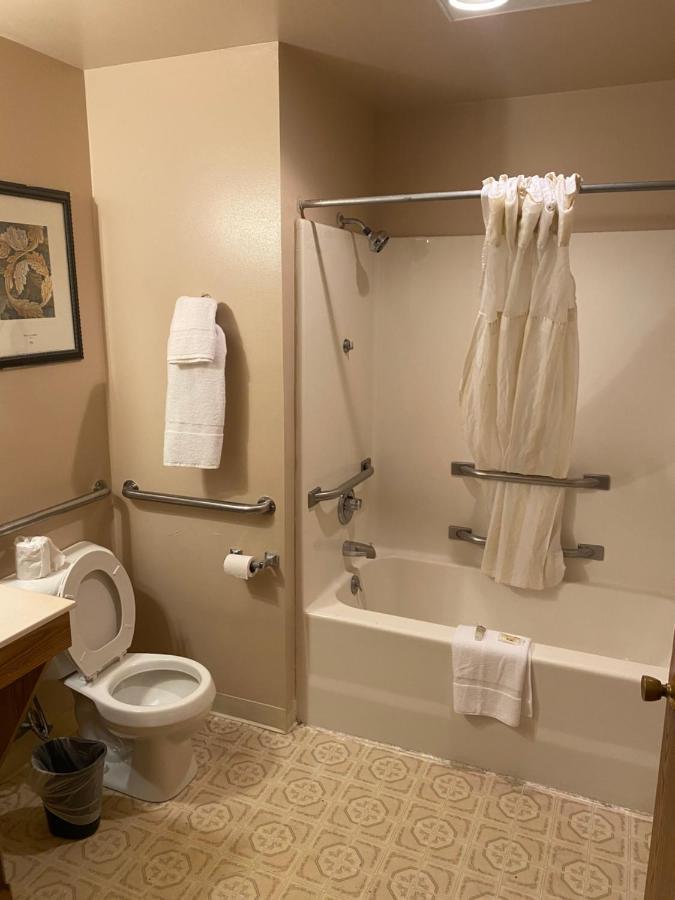 Malibu Inn Lake Delton ภายนอก รูปภาพ