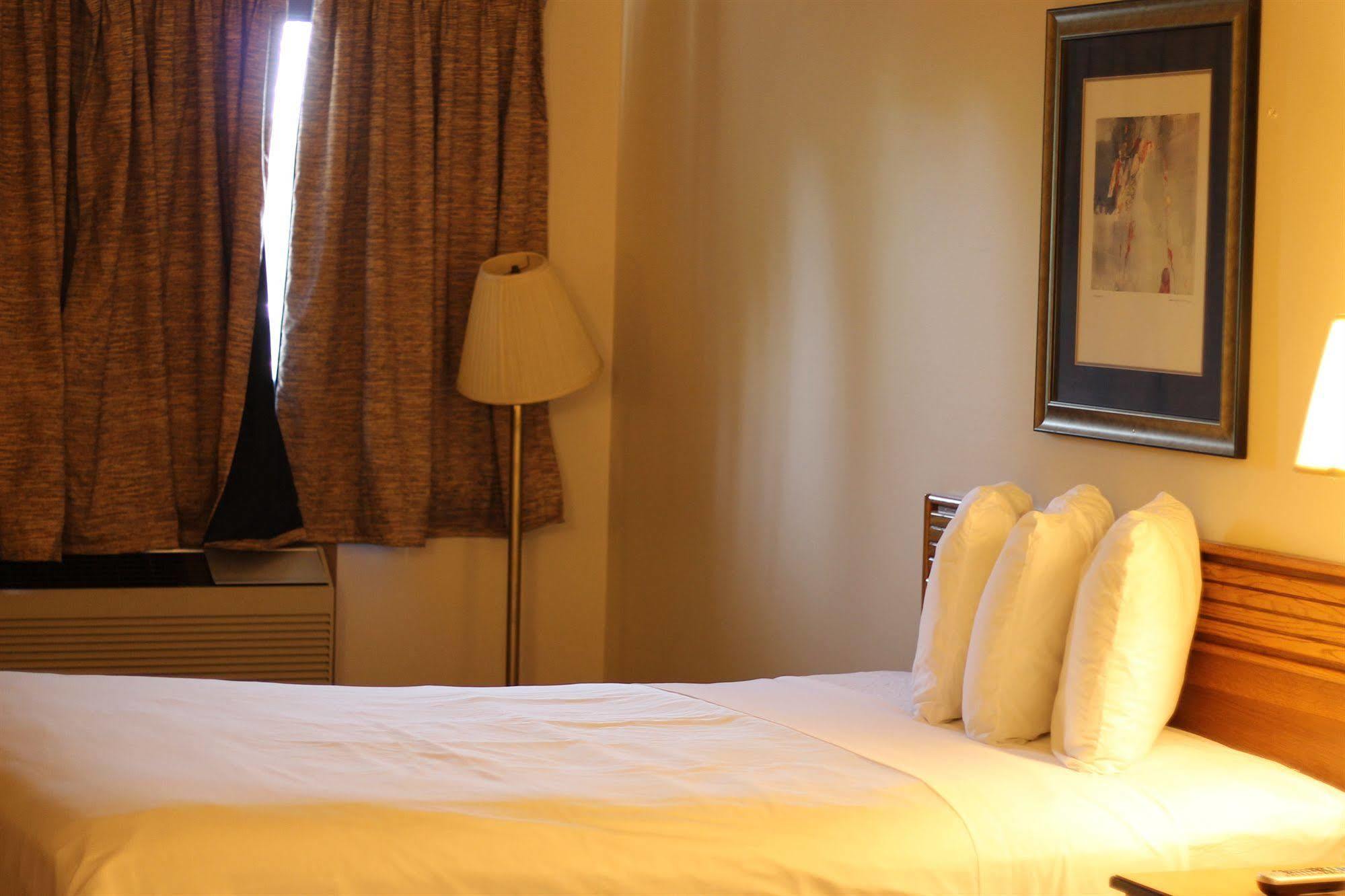 Malibu Inn Lake Delton ภายนอก รูปภาพ